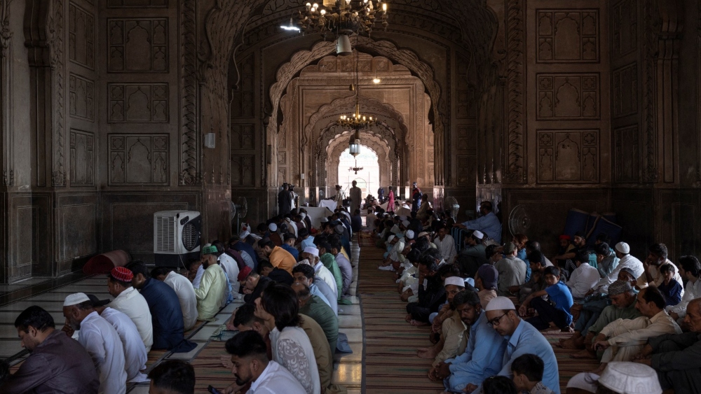 Religious leaders unite in Pakistan to counter extremism through mosques